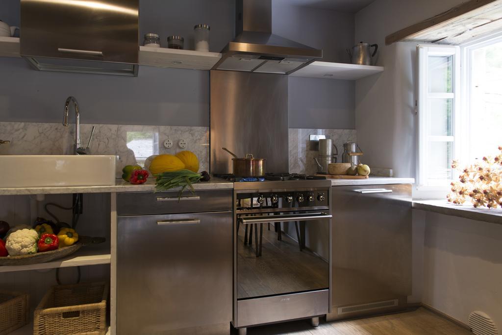 Sasso Al Melo - Apartments กูติญาโน ภายนอก รูปภาพ